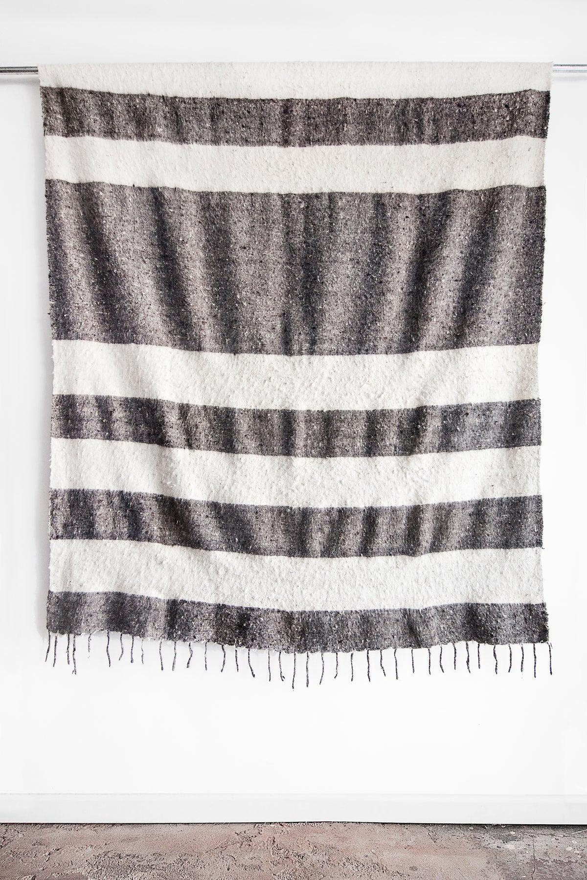 Modern Momo Blanket - Wide Stripe