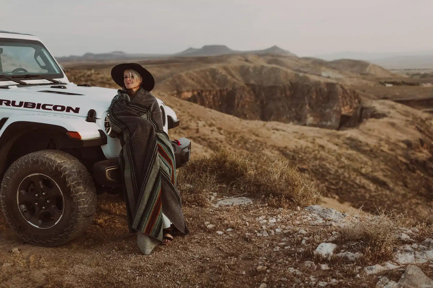 El Viajero Blanket- Grey Sunrise
