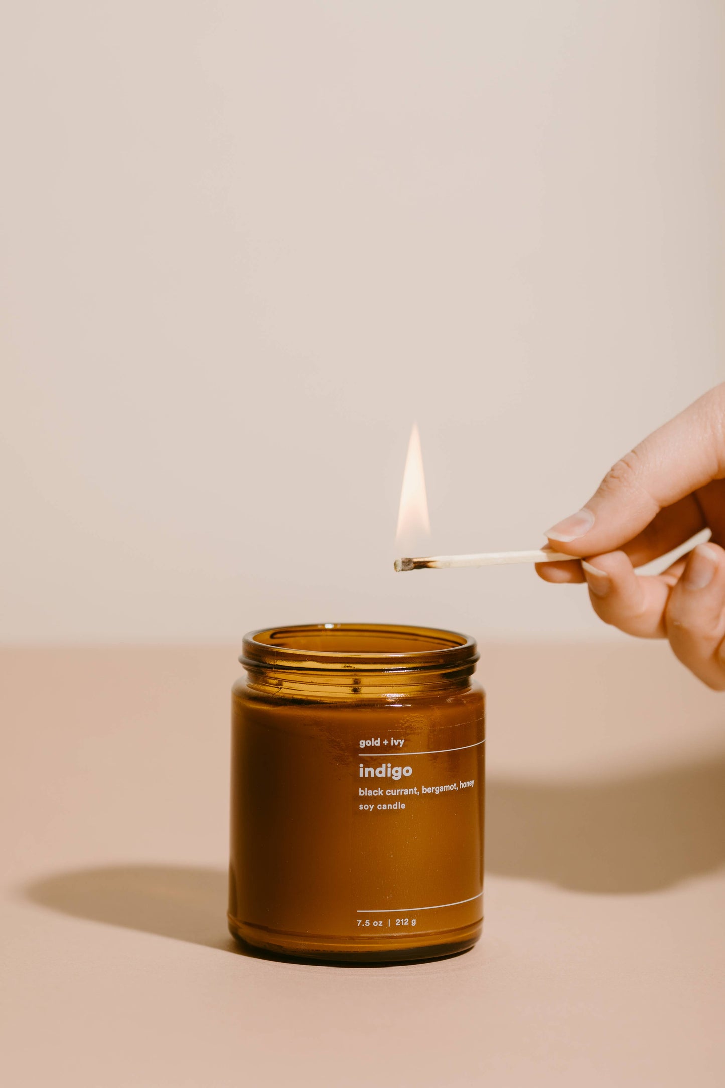 Indigo soy candle - black currant, bergamot, honey
