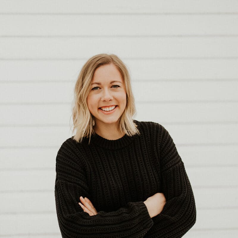 Dr. Makena Hofer – Sports Medicine AND Chiropractor, Co-Owner